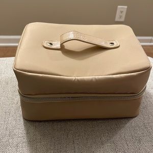 Brand new “THE HANGING COSMETICS” from Beis